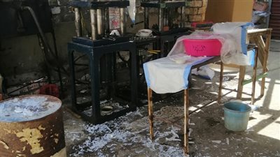 ضبط مصنع ميلامين يستخدم مادة محظورة في الدقهلية | صور 