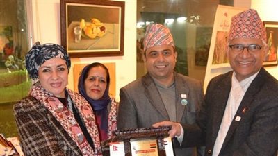 ٥٥ فنانًا وفنانة من 15 دولة يشاركون في معرض «حوار الحضارات» | صور