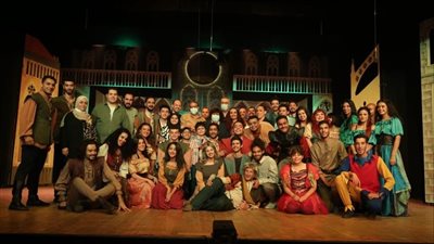 مسرح الطليعة يواصل تقديم عرض 