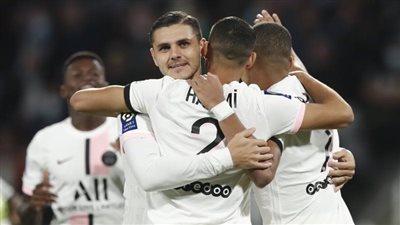 أشرف حكيمي يقود باريس سان جيرمان لفوز قاتل على ميتز 2/1