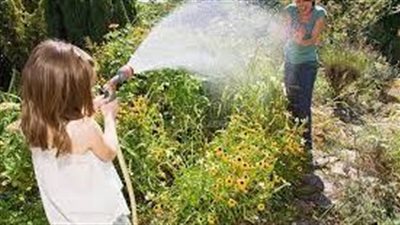 تفسير حلم رش الماء في المنام وعلاقته بتحقيق نجاح كبير في العمل 