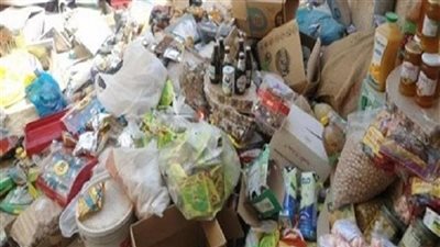 ضبط 5 أطنان مستلزمات إنتاج مواد غذائية فاسدة داخل مصنع بالإسكندرية 