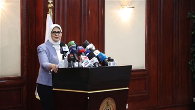 وزيرة الصحة: ٨٥٠ مركزا للتطعيم بلقاح كورونا و٥٠٠ قافلة متنقلة 