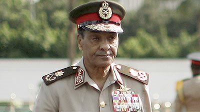 زكريا عزمي وأسامة هيكل يشاركان في عزاء المشير طنطاوي