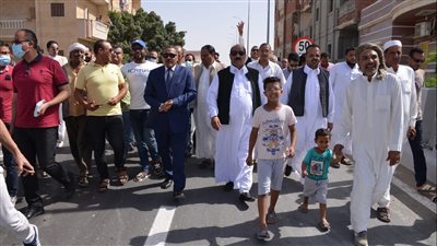 محافظ مطروح يتفقد المشروعات الخدمية لمدينة الحمام| صور