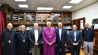 تفاصيل لقاء رئيس الأسقفية ووفد دار الكتاب المقدس