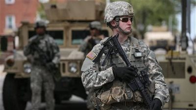 بعد سقوط 5 جرحى.. التفاصيل الكاملة لحادثة إطلاق النار على قاعدة عسكرية بواشنطن