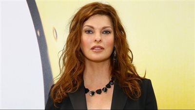 شوهتني للأبد وكرهت نفسي.. عارضة أزياء شهيرة تطلب 50 مليون دولار تعويضًا بسبب عملية تجميل 