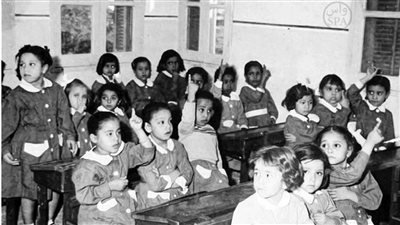 تطور الزي المدرسي.. فكرة بريطانية بدأت في القرن الـ 16