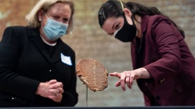 العراق يستعيد كنزًا أثريًا يحتوي على جزء من 