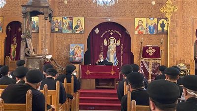 الأنبا مرقس يجتمع بكهنة شبين القناطر