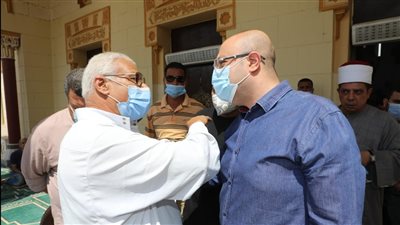 محافظ بني سويف يستمع لمطالب وشكاوى المواطنين عقب صلاة الجمعة| صور 