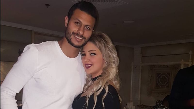 محمد الشناوي وزوجته