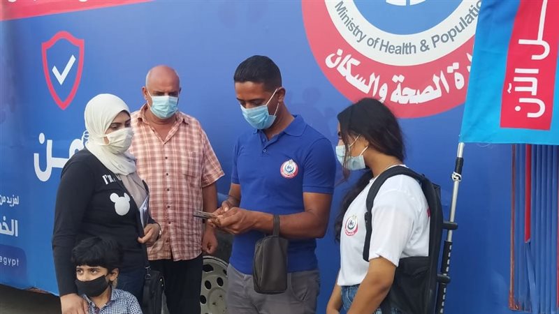تلقي لقاح فيروس كورونا