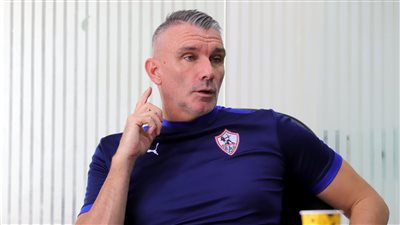 هل رفض كارتيرون عودة فرجاني ساسي للزمالك؟ المدرب يوضح الحقيقة