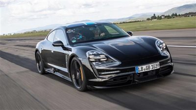 بورش 911 جي تي 3 آر إس 2023 تخفف وزنها لصالح الأداء