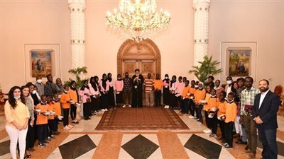 البابا تواضروس يستقبل متفوقين ومعلمين من 