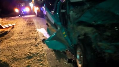 إصابة 3 أشخاص في تصادم سيارتي نقل بطريق أسيوط البحر الأحمر الصحراوي 