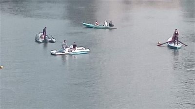 لحظة البحث عن شاب انتحر من أعلى كوبري طلخا بالدقهلية| فيديو وصور 