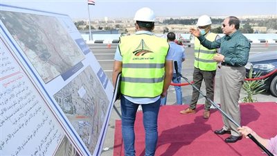 جولات الرئيس.. السيسي يتفقد تطوير الدائري.. يؤكد أهمية الالتزام بالجداول الزمنية للانتهاء من الأعمال وبمواصفات قياسية.. ويشدد على صحة وسلامة العاملين