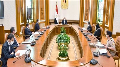 بسام راضي: السيسي يوجه بالاستمرار فى رفع كفاءة منظومة الخدمات والمنتجات البترولية.. التوسع في الاستثمارات الخاصة بهدف تعزيز قدرة هذا المجال الاستثماري الهام في دعم الاقتصاد وتأمين احتياجات السوق