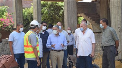 محافظ المنيا يتابع تنفيذ مشروعات حياة كريمة بقرية ميانة | صور