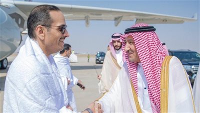 رئيس مجلس الوزراء القطري يصل السعودية لبحث موقف عودة سوريا 
