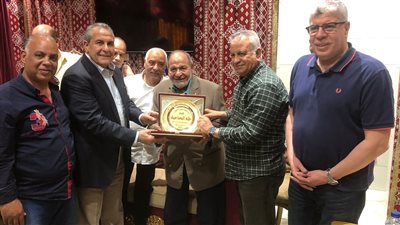 نجوم الأهلي القدامى يكرمون طه إسماعيل 