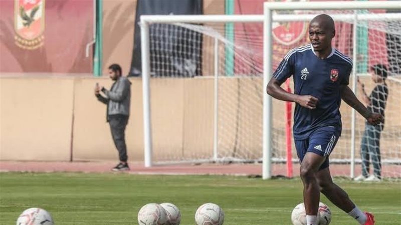 بيرسي تاو لاعب الأهلي