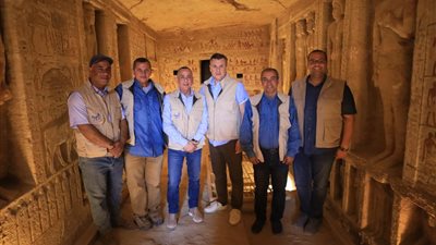 وزير السياحة والآثار يتفقد موقع حفائر البعثة الأثرية المصرية بسقارة