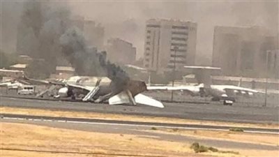 تدمير طائرات تابعة للأمم المتحدة في مطار الخرطوم إثر الاشتباكات (فيديو)