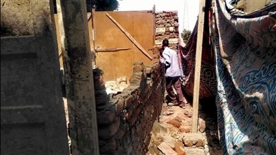 إزالة أعمال بناء مخالف بنجع الجالس بالأقصر