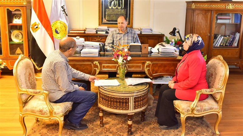 اجتماع محافظ أسيوط،