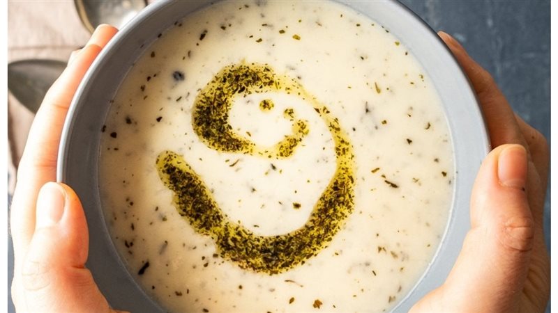 شوربة الزبادي بالنعناع،
