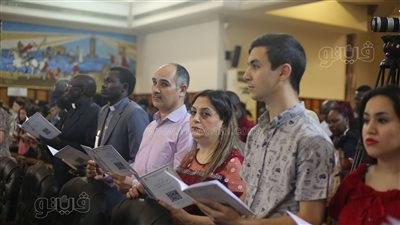 أجراس الأسقفية تدق لتعلن بدء قداس عيد القيامة (فيديو وصور)