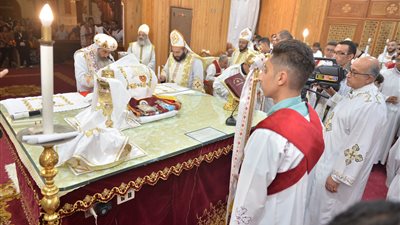 مطران بورسعيد يترأس قداس عيد القيامة المجيد بكنيسة مارمرقس في بور فؤاد (صور وفيديو) 