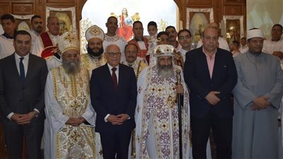 محافظ بورسعيد يشهد قداس عيد القيامة المجيد بكنيسة مارمرقس ببورفؤاد (صور) 