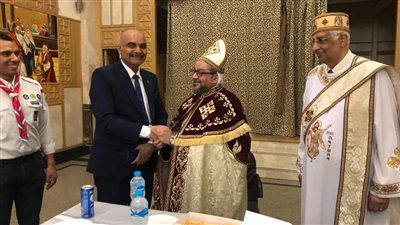 رؤساء أحياء الجيزة يشاركون في قداس القيامة المجيد ويتفقدون أعمال النظافة بمحيط الكنائس (صور)