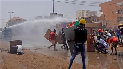 كندا تعلق عملياتها في السودان وتخرج دبلوماسييها