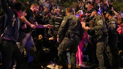 المحتجون بإسرائيل ضد التعديلات القضائية يعودون إلى الشوارع