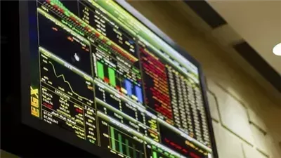 خبراء المال يكشفون فوائد خفض الفائدة.. بداية الطريق لتعافي البورصة المصرية.. ويخفض تكلفة الاقتراض 