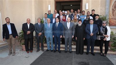 محافظ بني سويف يزور أديرة مركز ناصر للتهنئة بعيد القيامة
