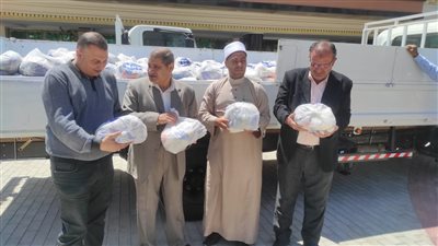 محافظ كفر الشيخ: توزيع 29 ألفا و800 شنطة رمضانية على الأسر المستحقة