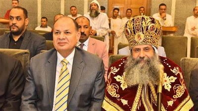 محافظ أسيوط يهنئ المطارنة والقساوسة في الإيبارشيات والأديرة بعيد القيامة المجيد