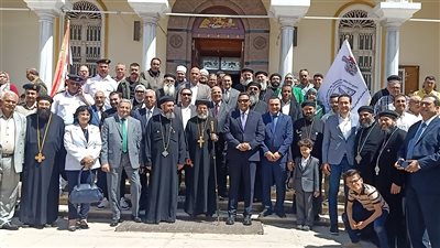 المحافظ وقيادات الدقهلية في جولة على كنائس المنصورة للتهنئة بعيد القيامة المجيد (فيديو)