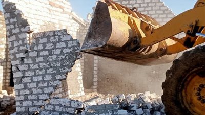 استمرار حملات الإزالة للمباني المخالفة بالشرقية 