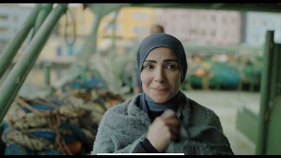 تحت الوصاية الحلقة 9، حنان تستدين لدفع أجرة عمالها وحيلة ذكية للسيطرة عليهم