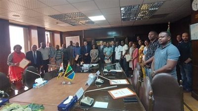 انتهاء البرنامج التدريبي لـ20 متدربا من هيئة كهرباء الريف في تنزانيا