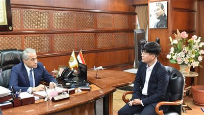 وزير القوى العاملة لـ رئيس مجلس إدارة سامسونج مصر: نتعاون مع المشروعات الاستثمارية