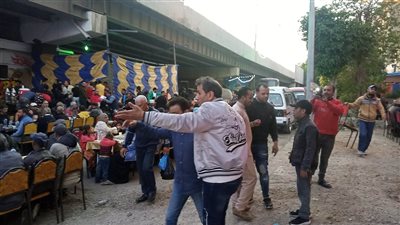 المطرب أحمد شيبة ينظم إفطارا جماعيا بمسقط رأسه فى الإسكندرية 